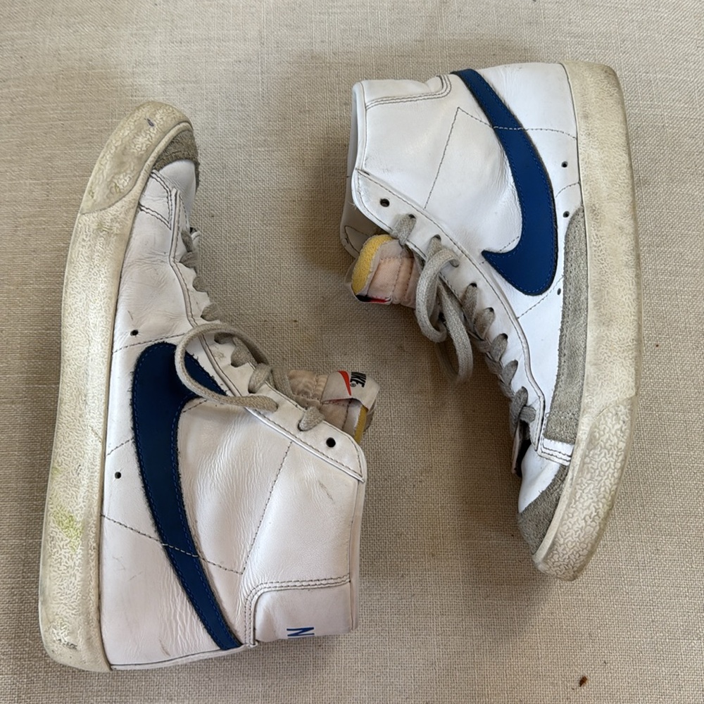 NIKE Women's Blazer Mid 77 White Game Royal Size 9 - Picture 5 of 10